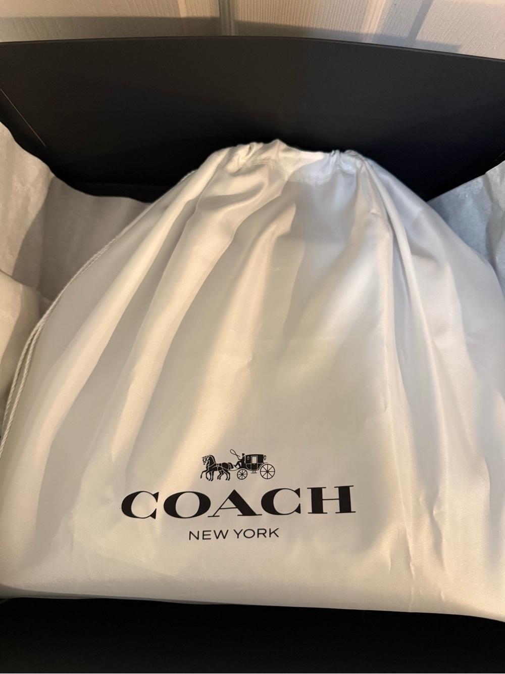 COACH Empire 40 - Picture 14 of 15